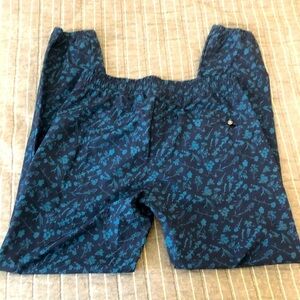 Backcountry on the go ankle pant in floral dress blues